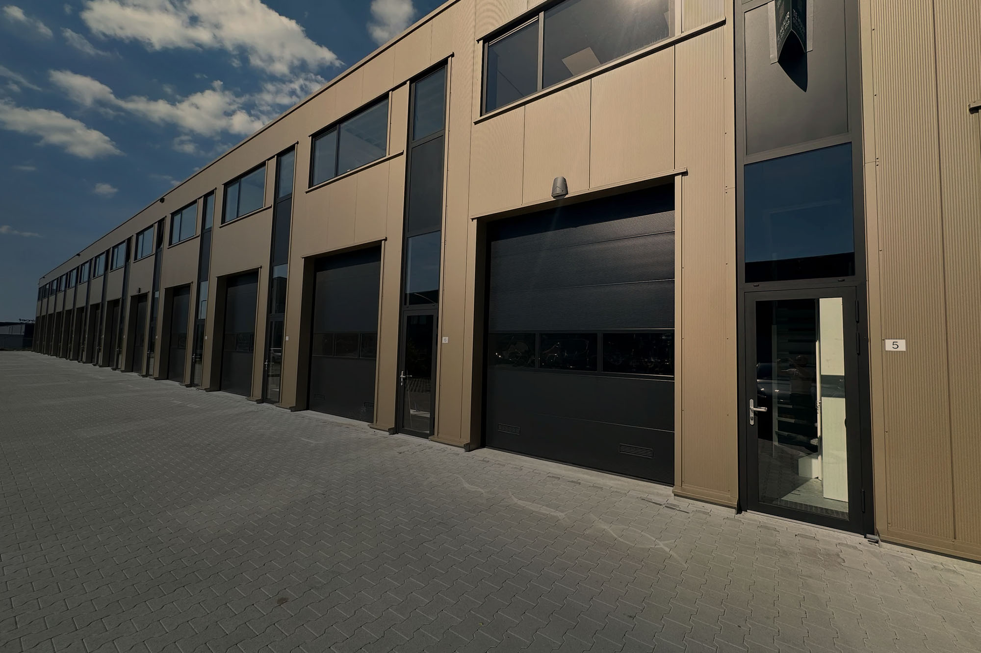 Aanbod   Aphroditestraat 1 05 Tilburg, Tilburg  Raimond Weenink Bedrijfsmakelaardij 0004 Screenshot 2024 11 28 at 10.46.